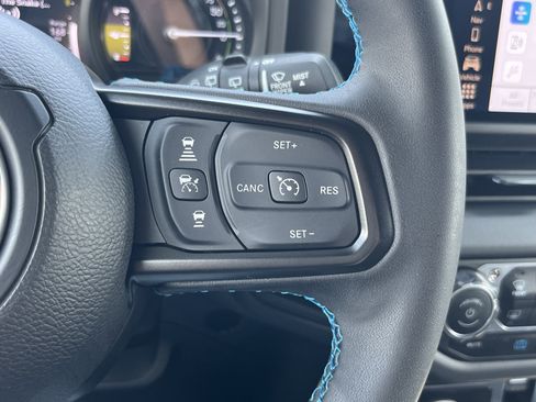 Used 2024 Jeep Wrangler Unlimited Rubicon 4xe AWD/4WD image 27
