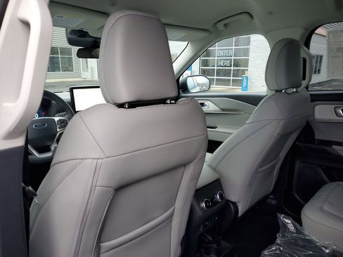 New 2026 Ford Explorer Active w/ Active Comfort Package image 30