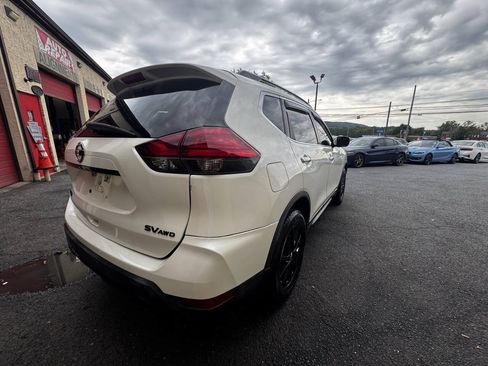 Used 2018 Nissan Rogue SV AWD/4WD image 10