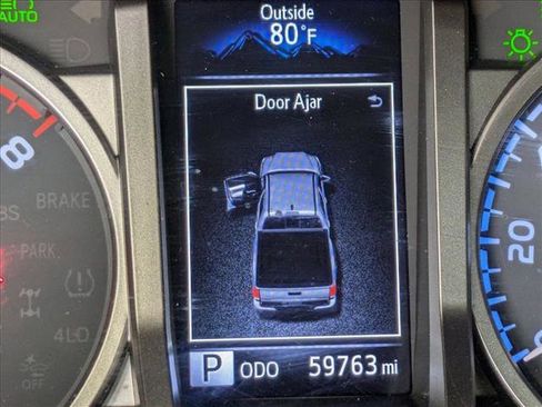 Used 2023 Toyota Tacoma SR5 w/ Technology Package image 5