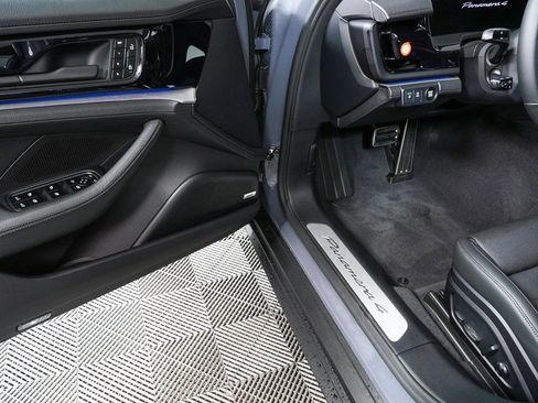 New 2026 Porsche Panamera 4 image 8