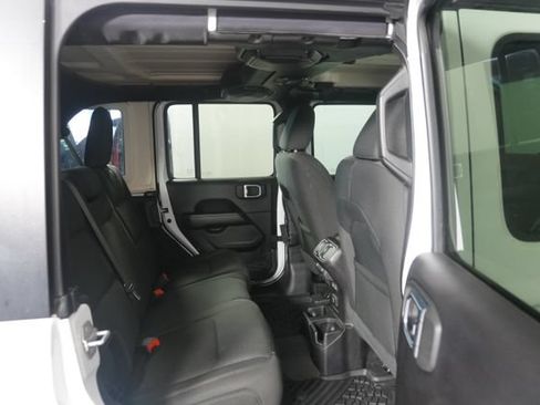 Used 2020 Jeep Wrangler Unlimited Sahara AWD/4WD image 22