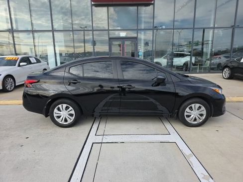 Used 2023 Nissan Versa S image 4