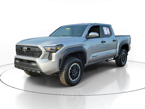 Used 2024 Toyota Tacoma TRD Off-Road AWD/4WD image 2