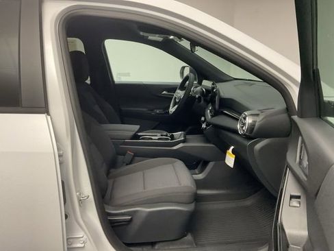 New 2026 Chevrolet Equinox LT w/ LPO, Floor Liner Package FWD image 24