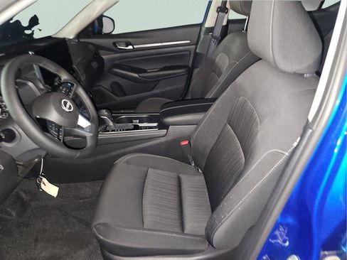 Used 2025 Nissan Z Sport w/ Floor Mat Package RWD image 7