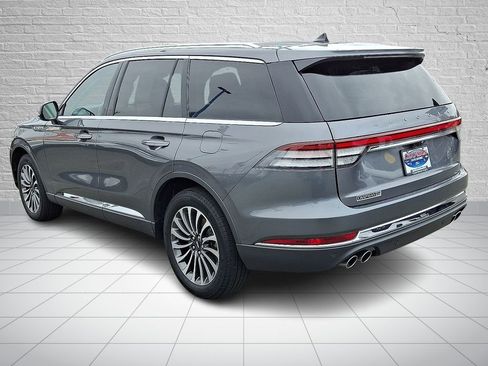 Used 2023 Lincoln Aviator AWD w/ Premium Package image 6