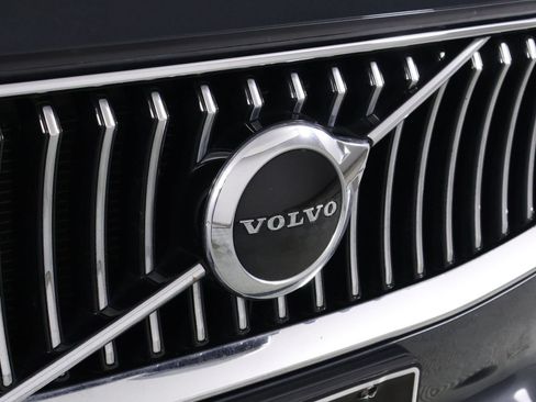 Used 2022 Volvo XC90 T5 Momentum w/ Protection Package Premier AWD/4WD image 27