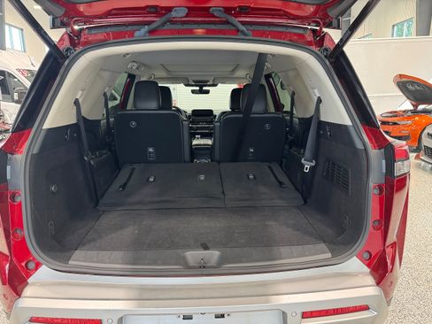 Used 2024 Nissan Pathfinder SL w/ SL Premium Package AWD/4WD image 10