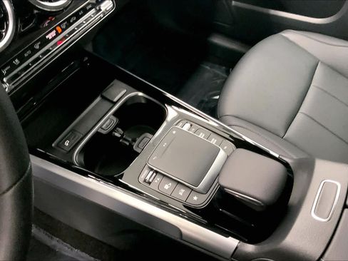 Certified 2022 Mercedes-Benz GLB 250 image 26