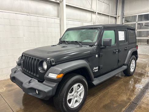 Used 2021 Jeep Wrangler Unlimited Sport image 29
