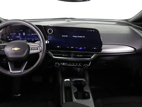 Used 2025 Chevrolet Equinox EV LT image 38