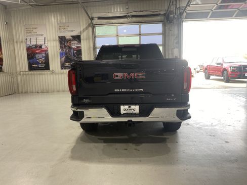 Used 2024 GMC Sierra 1500 SLT w/ SLT Premium Plus Package AWD/4WD image 7