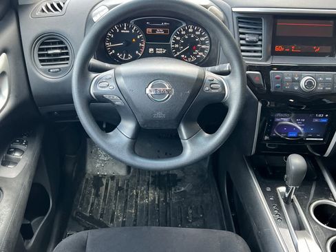 Used 2015 Nissan Pathfinder S image 14
