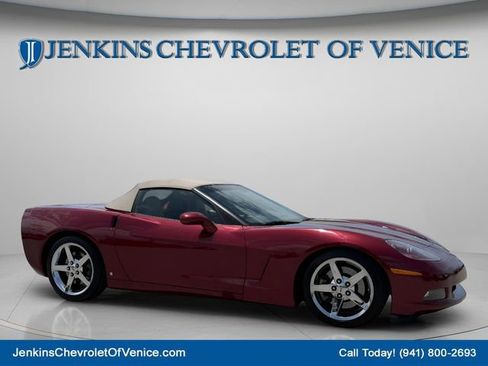 Used 2007 Chevrolet Corvette Convertible w/ Performance Package RWD image 2