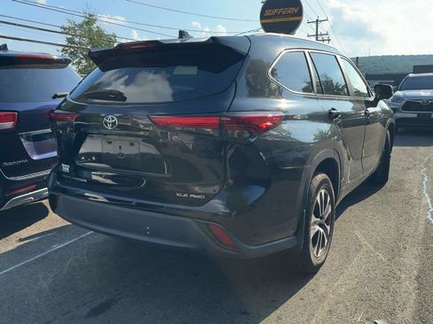 Used 2023 Toyota Highlander XLE AWD/4WD image 8