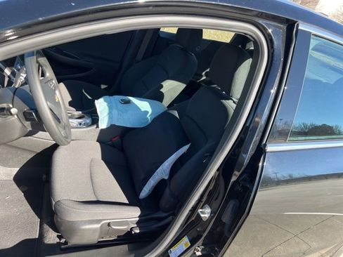 Used 2023 Chevrolet Malibu LS image 7