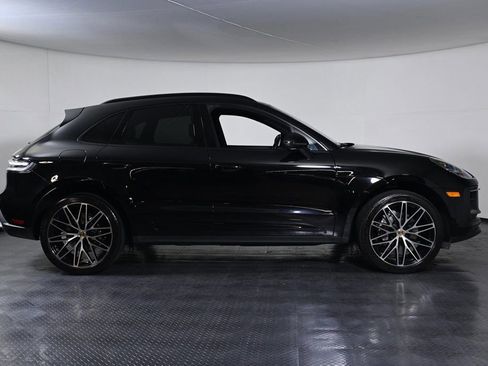 Certified 2024 Porsche Macan image 8