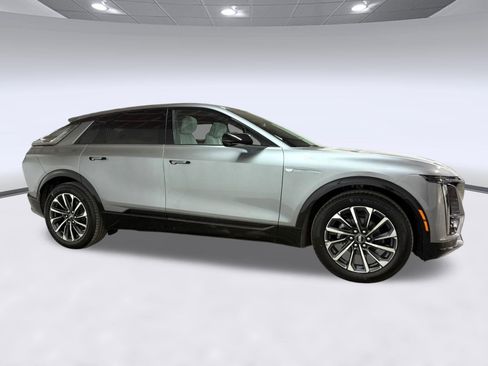 New 2026 Cadillac Lyriq Sport AWD/4WD image 8