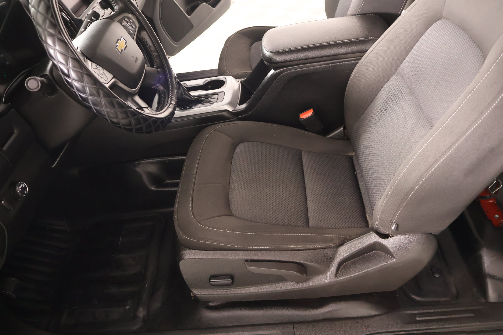 Used 2022 Chevrolet Colorado LT w/ Fleet Safety Package RWD image 10