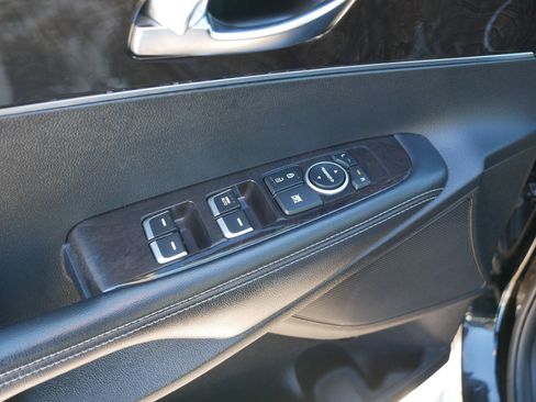 Used 2016 Kia Sorento LX w/ LX Convenience Package image 19