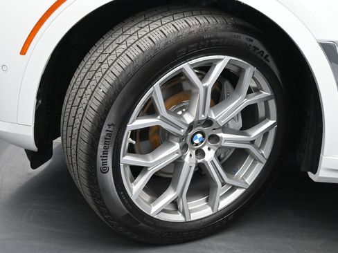Used 2023 BMW X7 xDrive40i w/ Premium Package AWD/4WD image 25