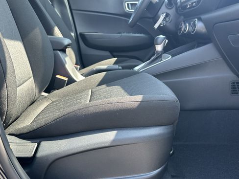 New 2025 Hyundai Venue SE image 15