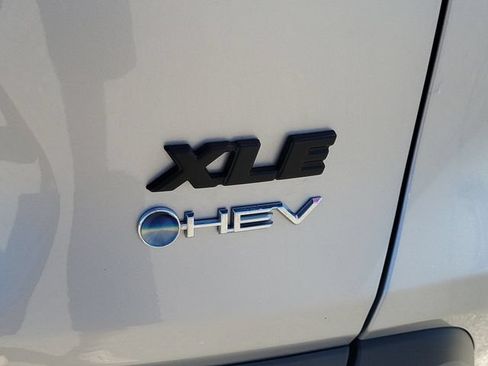 Used 2025 Toyota RAV4 XLE AWD/4WD image 30