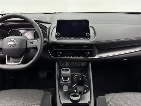 Used 2025 Nissan Rogue SV image 26