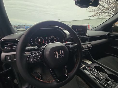 Used 2023 Honda Pilot Sport image 18