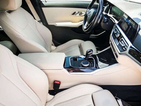 Used 2019 BMW 330i Sedan w/ Premium Package RWD image 23