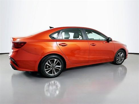 Used 2023 Kia Forte LXS w/ LXS Technology Package image 7