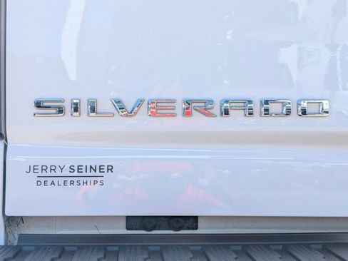 Used 2025 Chevrolet Silverado 3500 High Country w/ Technology Package AWD/4WD image 13
