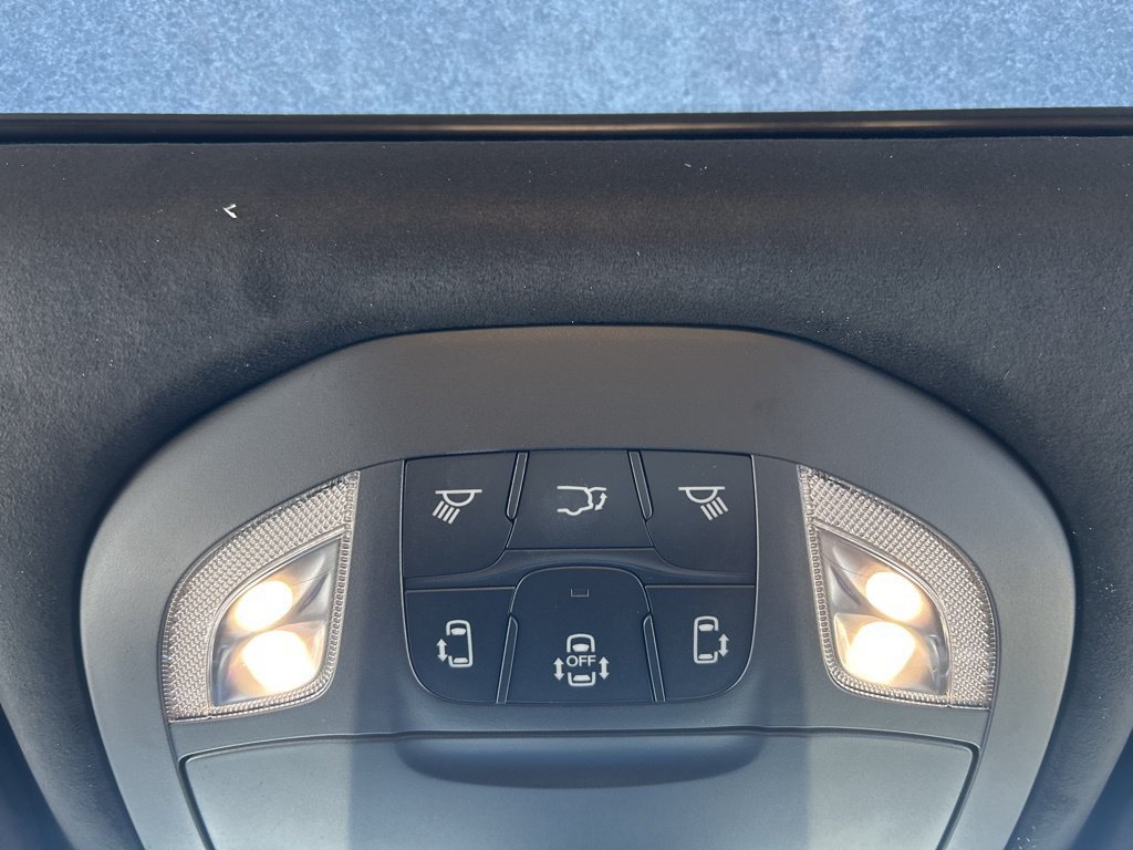 New 2026 Chrysler Pacifica Pinnacle w/ Trailer Tow Group FWD image 29