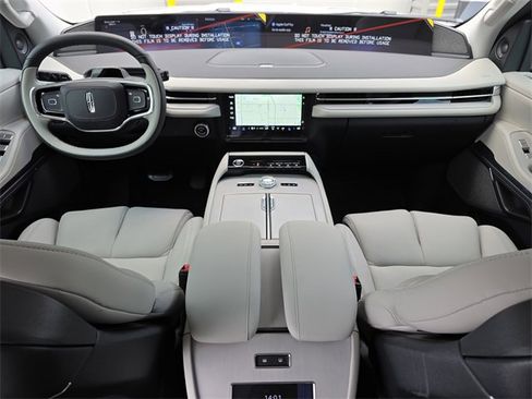 New 2025 Lincoln Navigator Reserve image 11