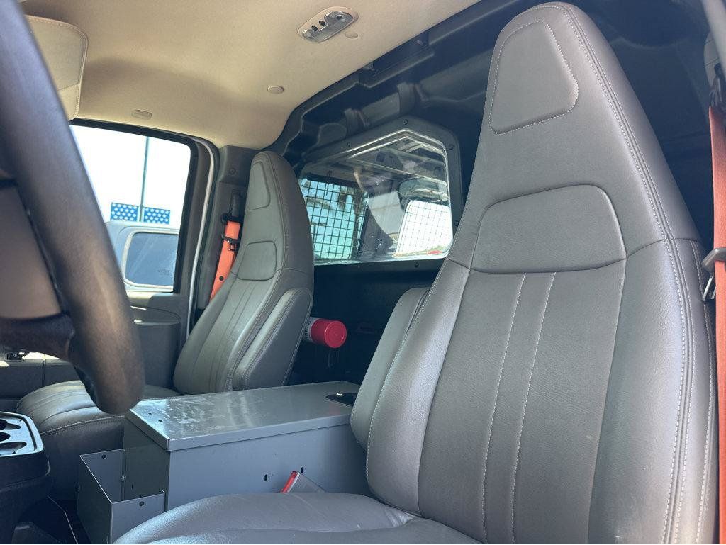 Used 2018 Chevrolet Express 2500 w/ Driver Convenience Package RWD image 7