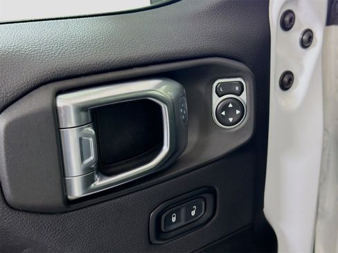 Used 2024 Jeep Wrangler Unlimited Sahara image 20