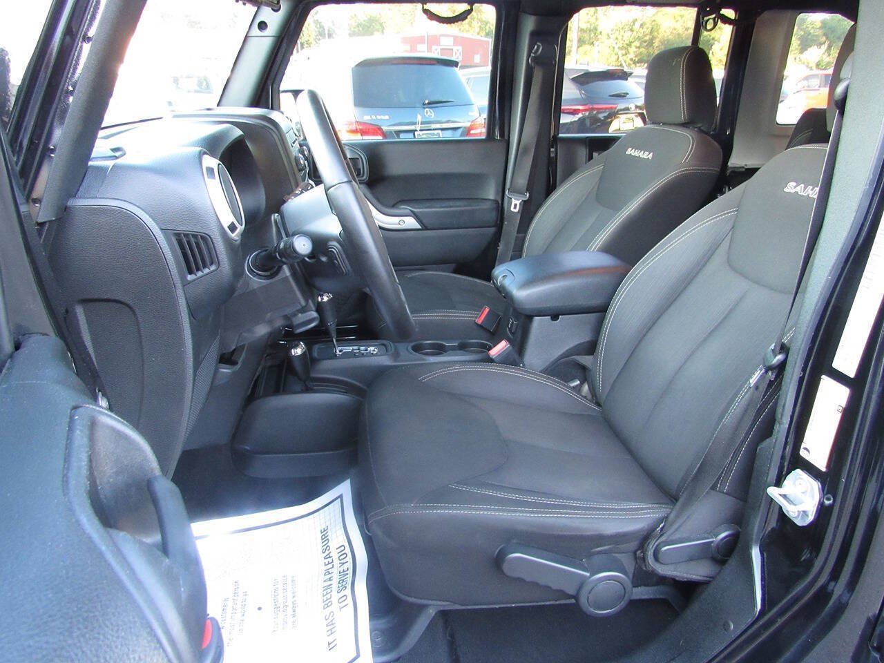 Used 2018 Jeep Wrangler Unlimited Sahara AWD/4WD image 18