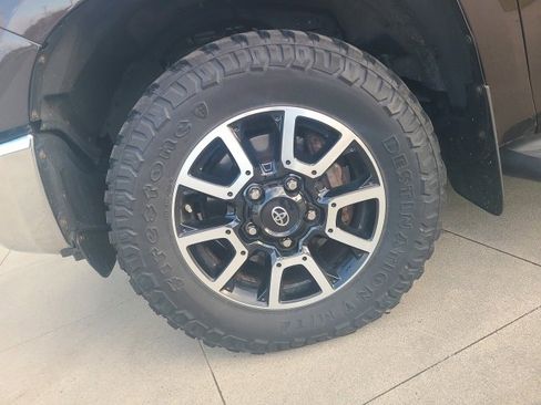 Used 2020 Toyota Tundra Limited image 12