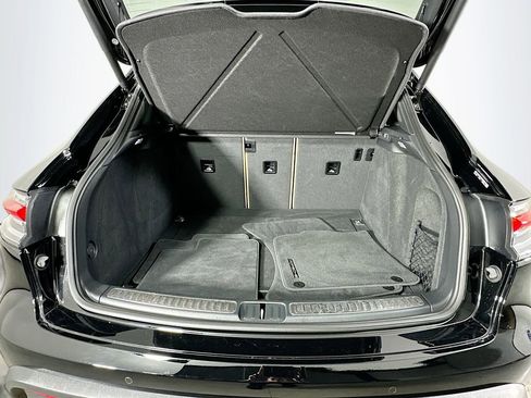 Certified 2026 Porsche Macan image 28