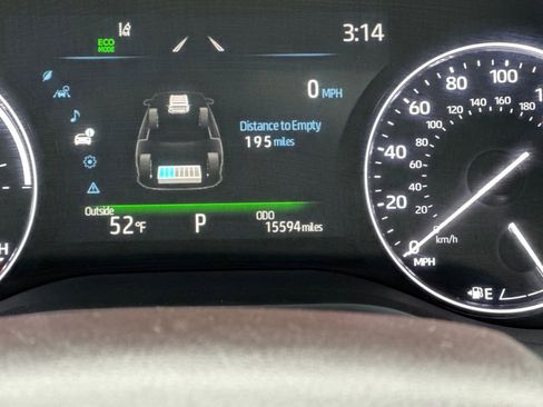 Used 2023 Toyota Sienna Platinum image 33