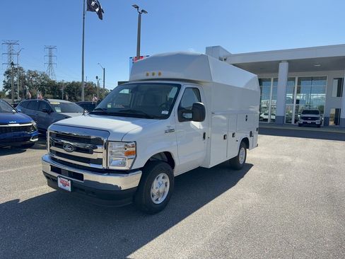 New 2026 Ford E-350 and Econoline 350 Super Duty w/ Power Equipment Group image 2
