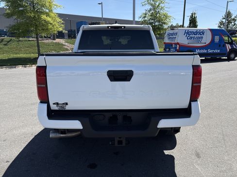 Used 2024 Toyota Tacoma TRD Off-Road image 8