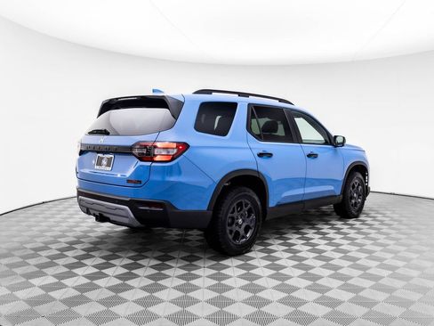 New 2025 Honda Pilot TrailSport image 5