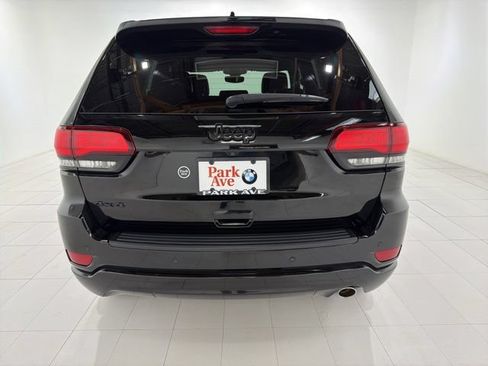 Used 2019 Jeep Grand Cherokee Altitude AWD/4WD image 4