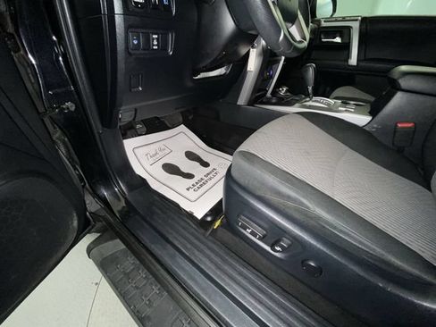 Used 2020 Toyota 4Runner SR5 AWD/4WD image 12