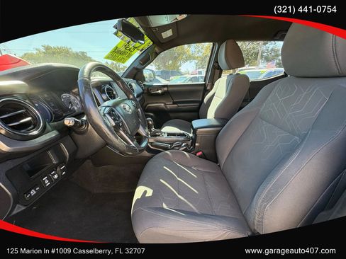 Used 2017 Toyota Tacoma TRD Sport w/ Tow Package RWD image 11