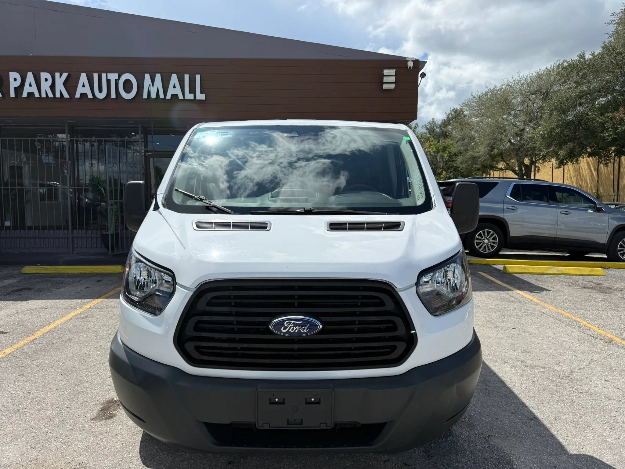 Used 2018 Ford Transit 350 XL RWD image 2
