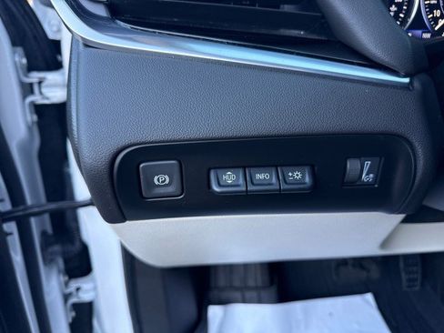 Used 2022 Buick Enclave Avenir image 24