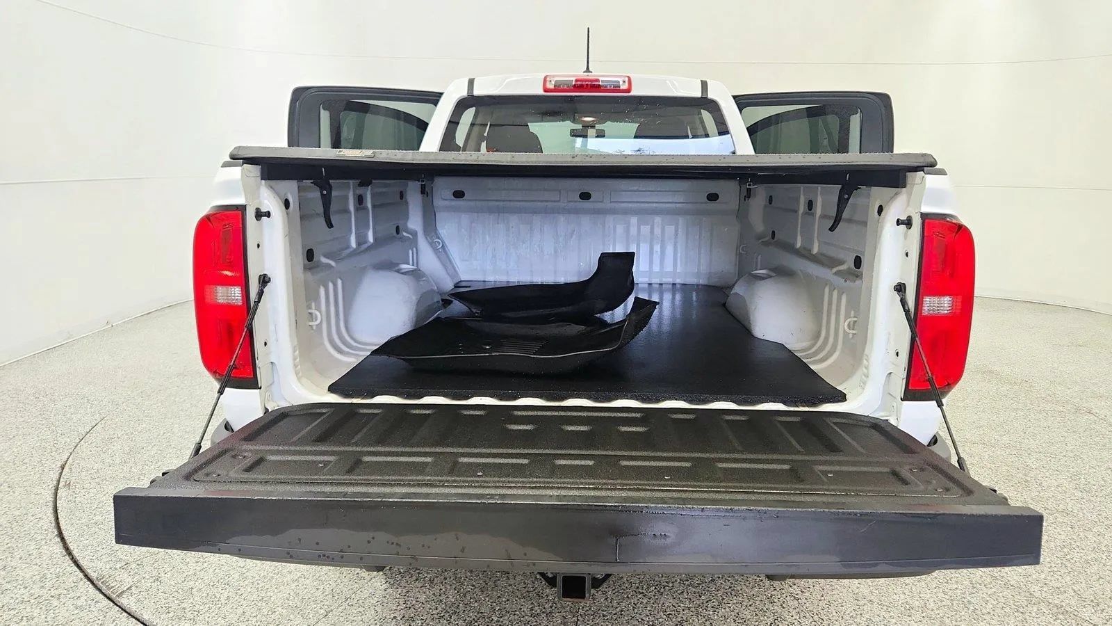 Used 2020 Chevrolet Colorado W/T w/ WT Convenience Package RWD image 19